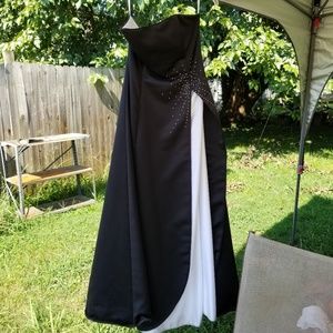 Black and white size 12